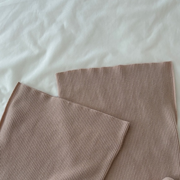 ALO Yoga Knit High-Waist Salana Wide Leg Pant - Picture 4 of 8